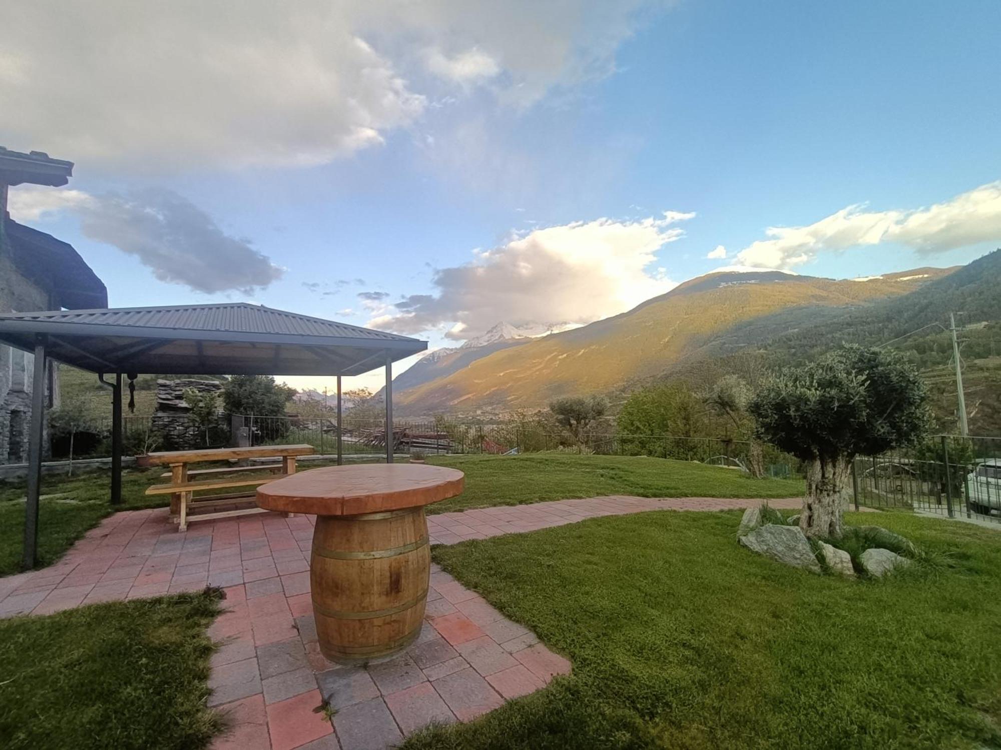 Le Temps Retrouve - Casa Tipica Con Giardino Villa Villeneuve Kültér fotó